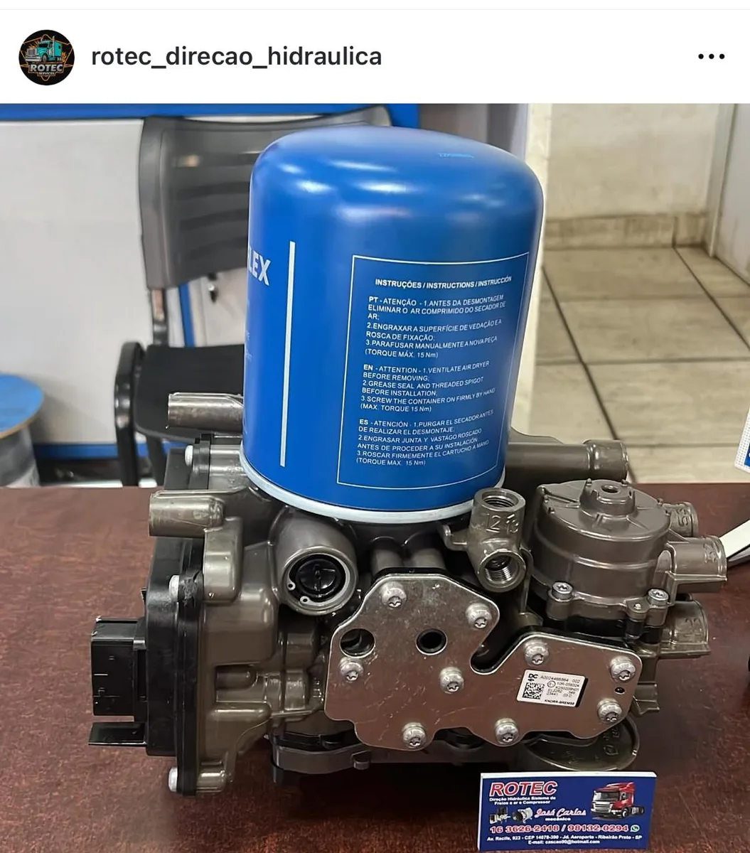 Conjunto pneumático completo com filtro de ar sobre a bancada da Rotec